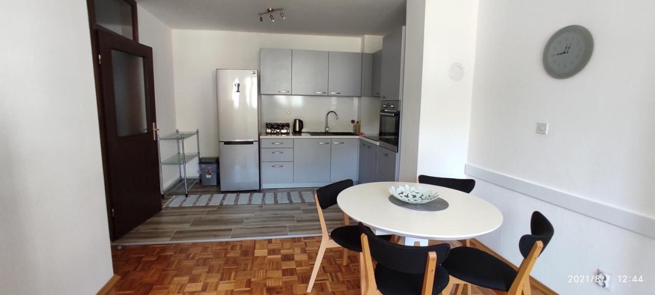 טראווניק Apartment Emina מראה חיצוני תמונה