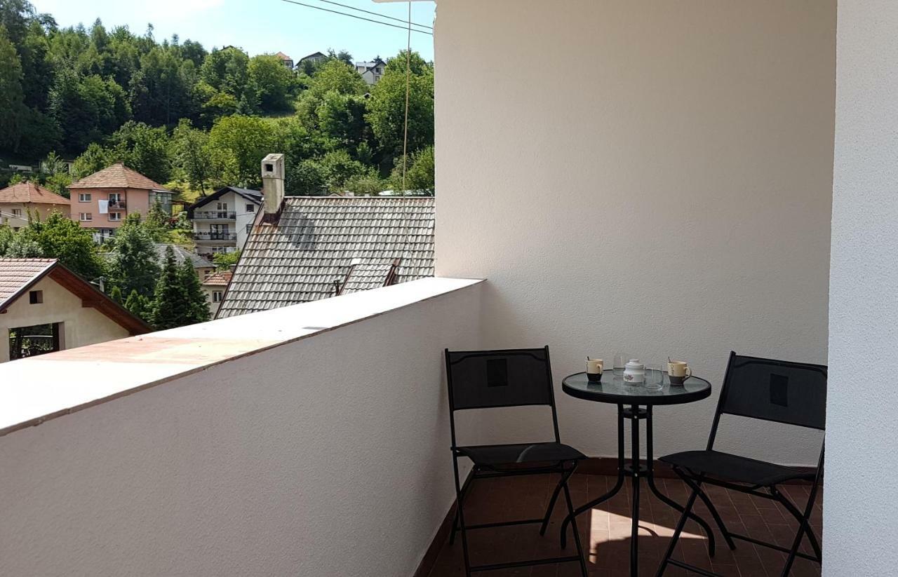 טראווניק Apartment Emina מראה חיצוני תמונה