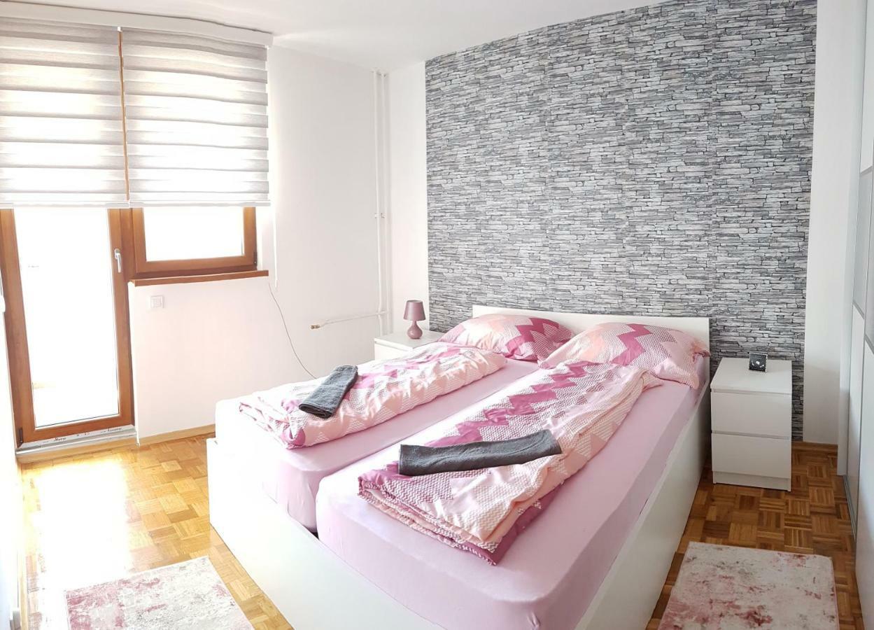 טראווניק Apartment Emina מראה חיצוני תמונה